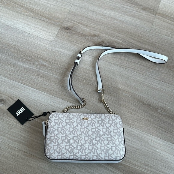 NWT DKNY Veronica Double Zip Crossbody Bag Purse Retails $148 - Picture 1 of 7